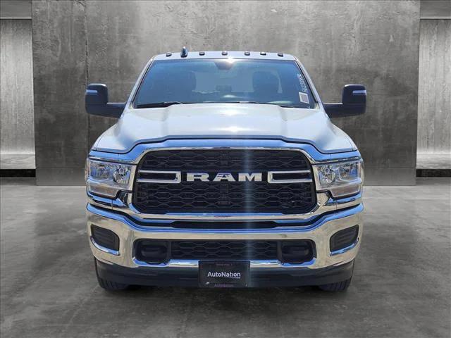 2024 RAM Ram 3500 Chassis Cab RAM 3500 TRADESMAN CREW CAB CHASSIS 4X4 60 CA