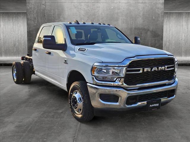 2024 RAM Ram 3500 Chassis Cab RAM 3500 TRADESMAN CREW CAB CHASSIS 4X4 60 CA