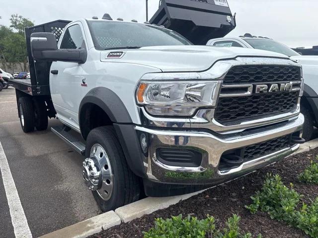 2024 RAM Ram 5500 Chassis Cab RAM 5500 TRADESMAN CHASSIS REGULAR CAB 4X4 84 CA 2024 RAM Ram 5500 Chassis Cab RAM 5500 TRADESMAN CHASSIS REGULAR CAB 4X4 84 CA