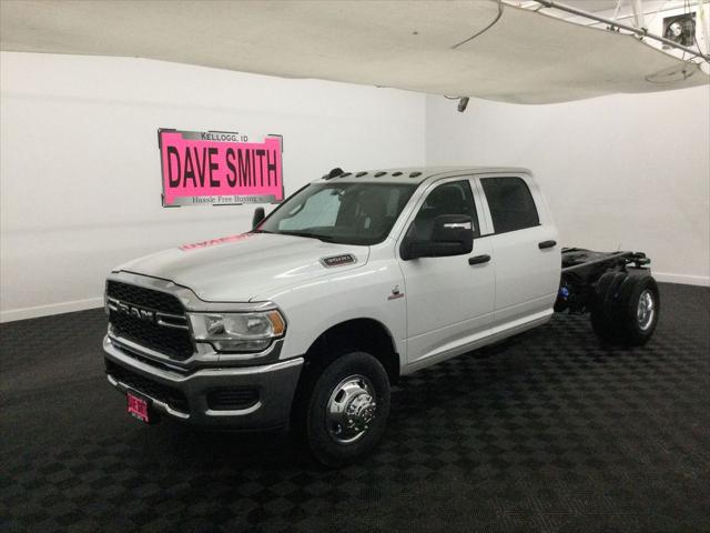 2024 RAM Ram 3500 Chassis Cab RAM 3500 TRADESMAN CREW CAB CHASSIS 4X4 60 CA