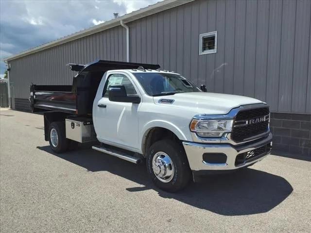 2024 RAM Ram 3500 Chassis Cab RAM 3500 TRADESMAN CHASSIS REGULAR CAB 4X4 60 CA