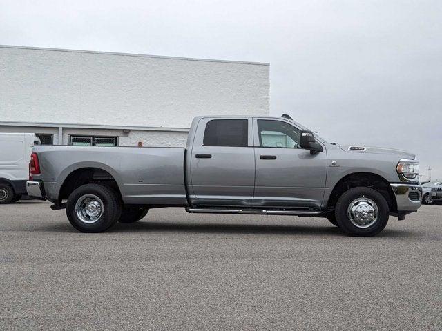 2024 RAM Ram 3500 RAM 3500 TRADESMAN CREW CAB 4X4 8 BOX