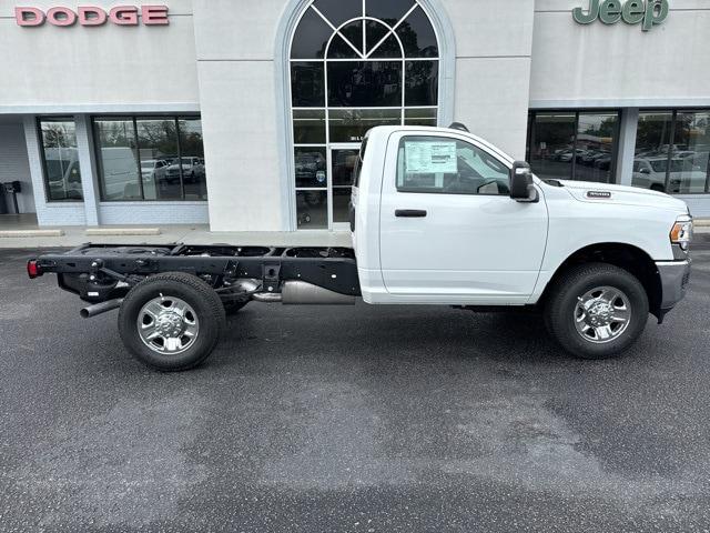 2024 RAM Ram 3500 Chassis Cab RAM 3500 TRADESMAN CHASSIS REGULAR CAB 4X4 60 CA