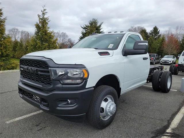 2024 RAM Ram 3500 Chassis Cab RAM 3500 TRADESMAN CHASSIS REGULAR CAB 4X4 60 CA