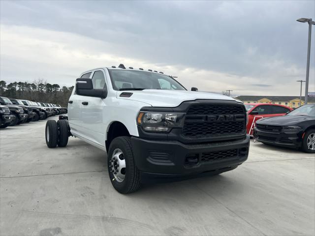 2024 RAM Ram 3500 Chassis Cab RAM 3500 TRADESMAN CREW CAB CHASSIS 4X4 60 CA