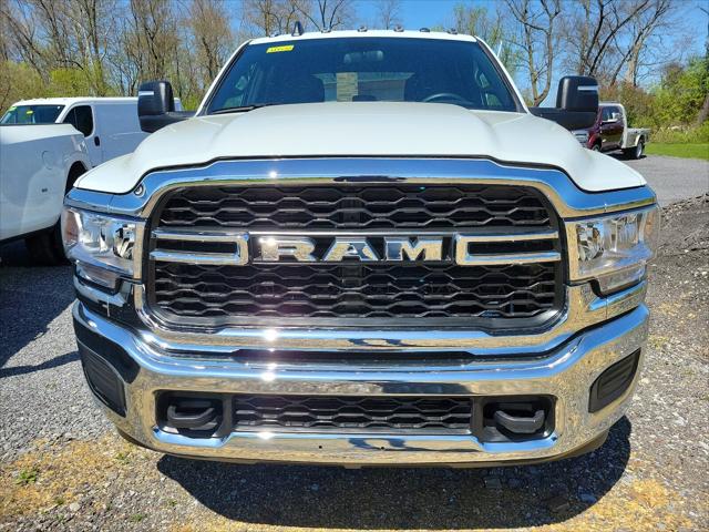 2024 RAM Ram 3500 Chassis Cab RAM 3500 TRADESMAN CREW CAB CHASSIS 4X4 60 CA