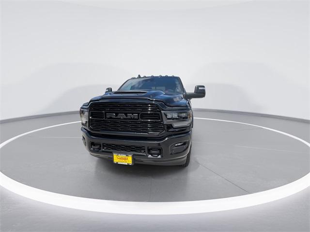 2024 RAM Ram 3500 RAM 3500 LIMITED CREW CAB 4X4 8 BOX