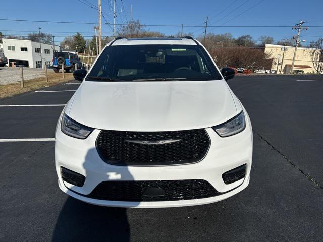 2024 Chrysler Pacifica Hybrid PACIFICA PLUG-IN HYBRID PREMIUM S APPEARANCE