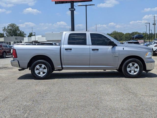 2022 RAM 1500 Classic SLT Crew Cab 4x2 57 Box