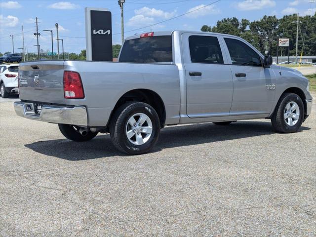 2022 RAM 1500 Classic SLT Crew Cab 4x2 57 Box