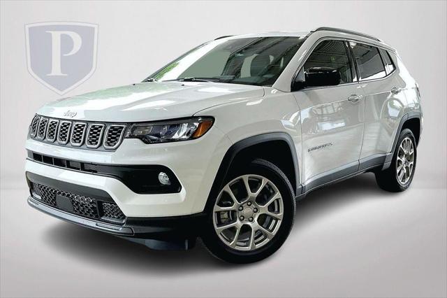 2024 Jeep Compass COMPASS LATITUDE LUX 4X4