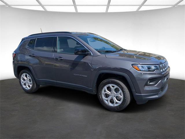 2024 Jeep Compass COMPASS LATITUDE 4X4