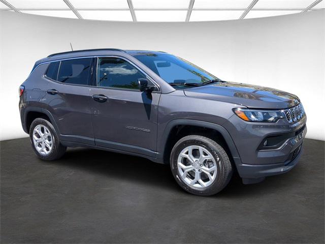 2024 Jeep Compass COMPASS LATITUDE 4X4