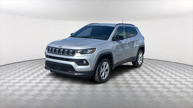 2024 Jeep Compass COMPASS LATITUDE 4X4