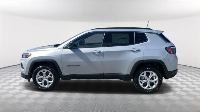 2024 Jeep Compass COMPASS LATITUDE 4X4