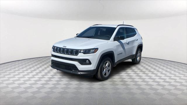 2024 Jeep Compass COMPASS LATITUDE 4X4