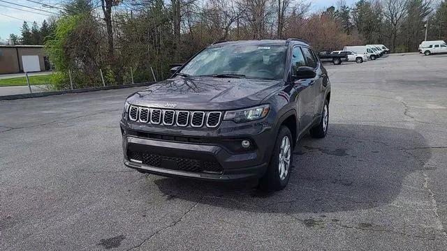 2024 Jeep Compass COMPASS LATITUDE 4X4