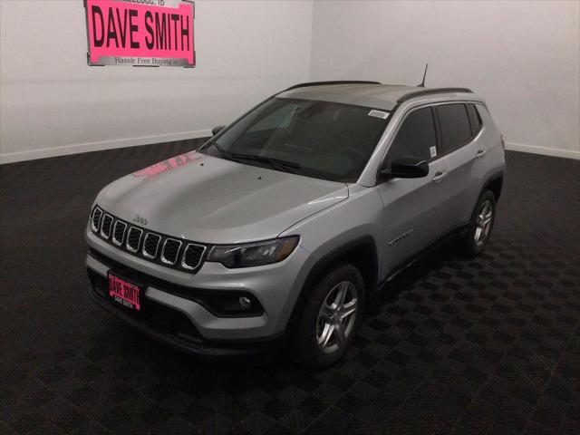 2024 Jeep Compass COMPASS LATITUDE 4X4