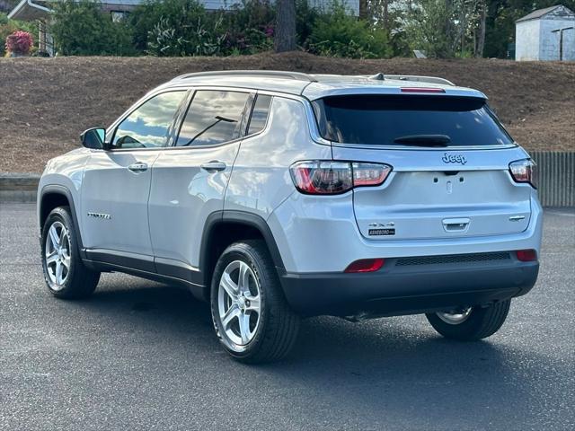 2024 Jeep Compass COMPASS LATITUDE 4X4