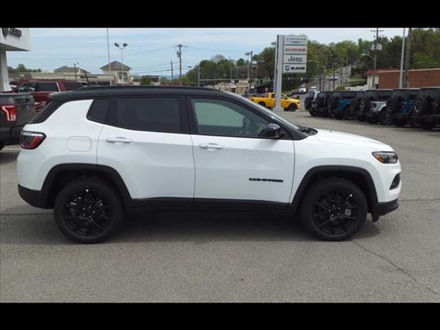 2024 Jeep Compass COMPASS LATITUDE 4X4