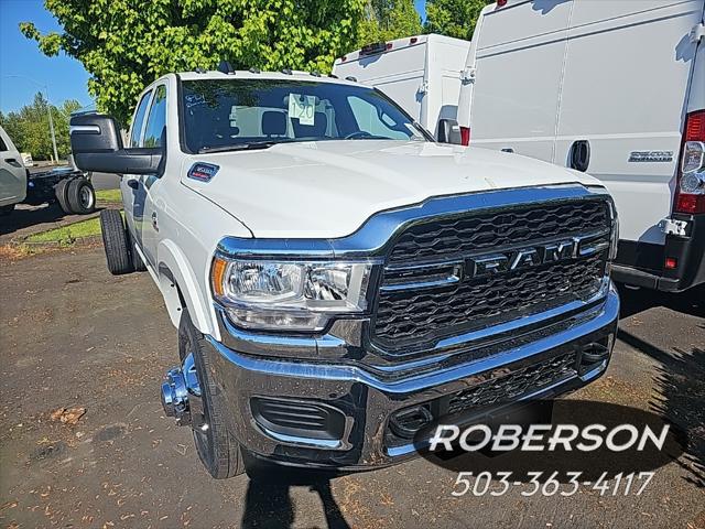 2024 RAM Ram 3500 Chassis Cab RAM 3500 TRADESMAN CREW CAB CHASSIS 4X4 60 CA