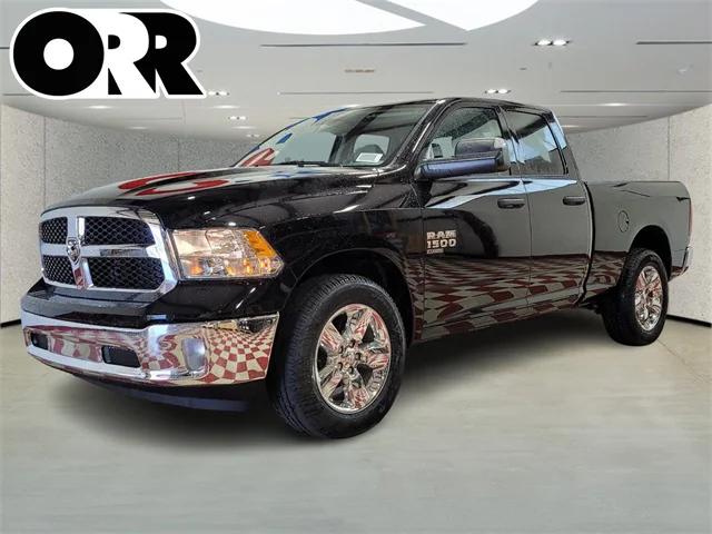 2024 RAM Ram 1500 Classic RAM 1500 CLASSIC TRADESMAN QUAD CAB 4X4 64 BOX