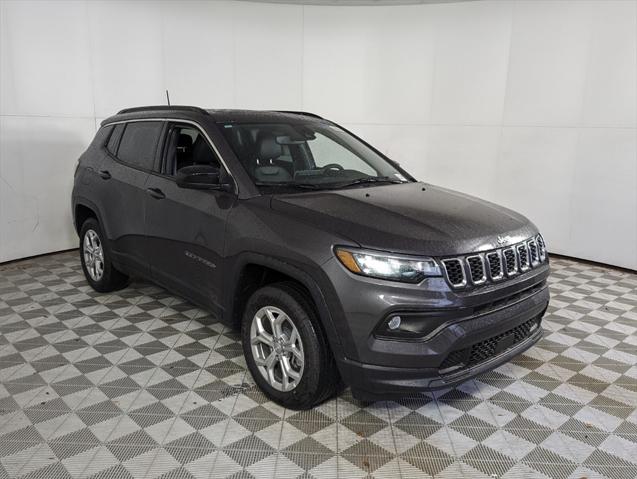 2024 Jeep Compass COMPASS LATITUDE 4X4