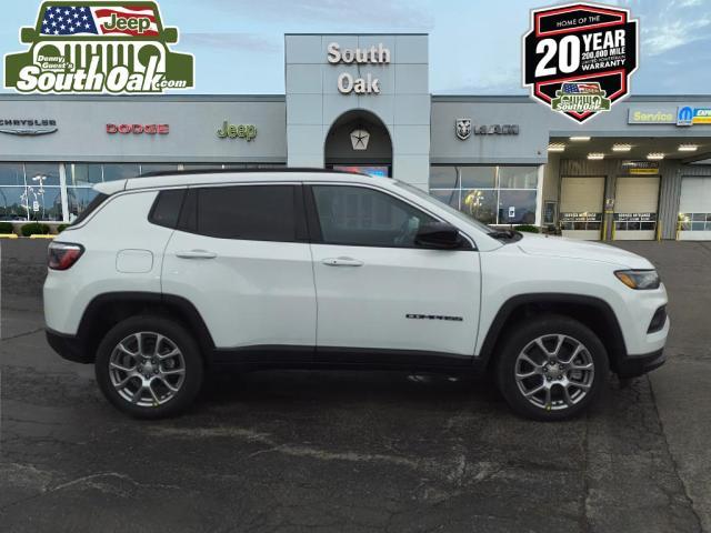 2024 Jeep Compass COMPASS LATITUDE LUX 4X4