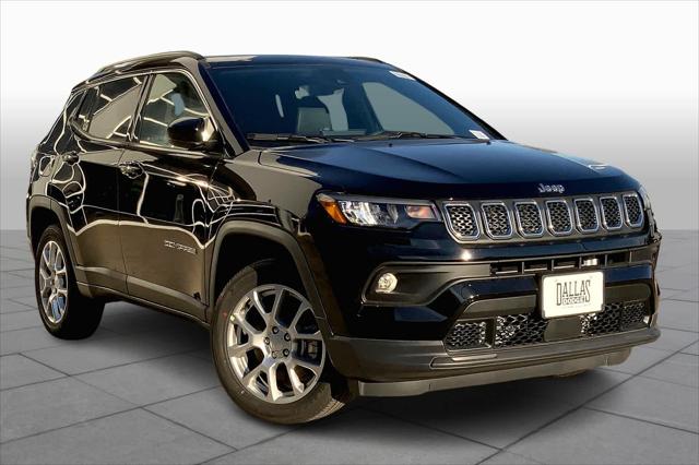 2024 Jeep Compass COMPASS LATITUDE LUX 4X4