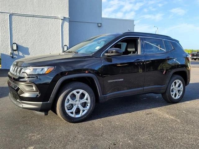 2024 Jeep Compass COMPASS LATITUDE 4X4