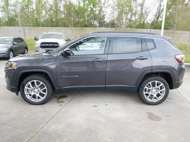 2024 Jeep Compass COMPASS LATITUDE LUX 4X4