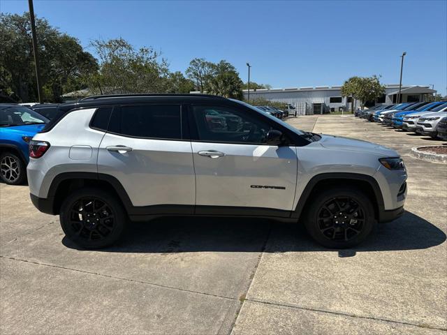 2024 Jeep Compass COMPASS LATITUDE 4X4