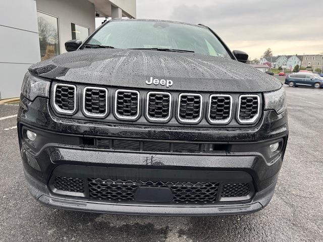 2024 Jeep Compass COMPASS LATITUDE 4X4