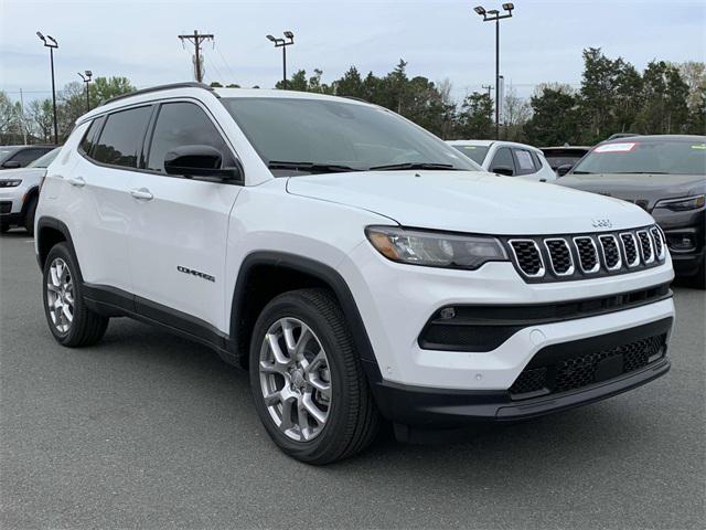 2024 Jeep Compass COMPASS LATITUDE LUX 4X4