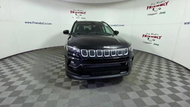 2024 Jeep Compass COMPASS LATITUDE LUX 4X4