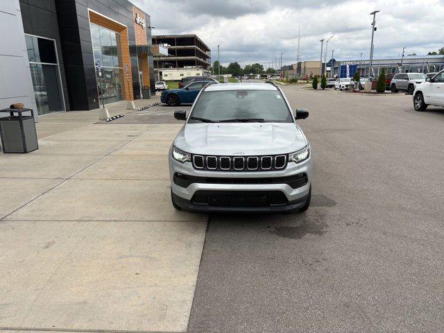 2024 Jeep Compass COMPASS LATITUDE 4X4