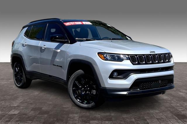 2024 Jeep Compass COMPASS LATITUDE 4X4