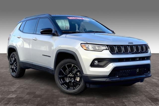 2024 Jeep Compass COMPASS LATITUDE 4X4