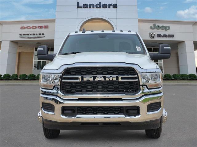 2024 RAM Ram 3500 Chassis Cab RAM 3500 TRADESMAN CREW CAB CHASSIS 4X4 60 CA