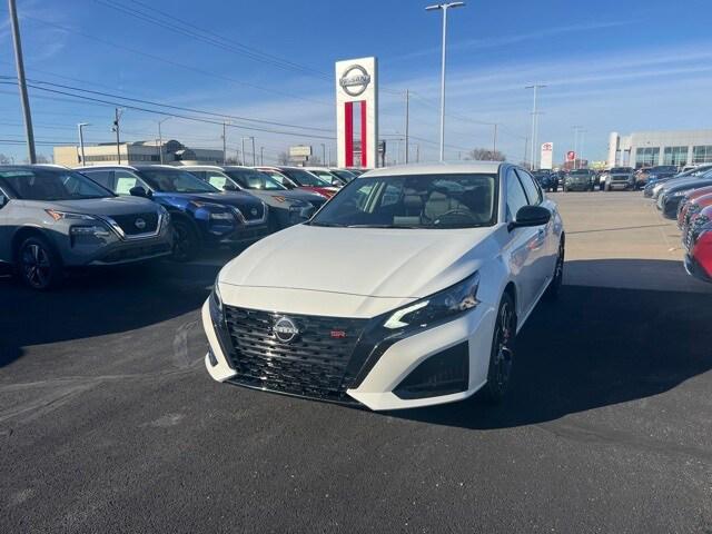 2024 Nissan Altima SR FWD