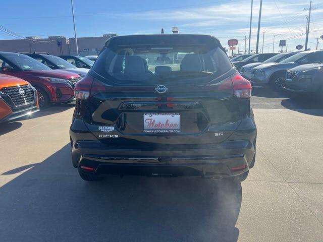 2024 Nissan Kicks SR Xtronic CVT