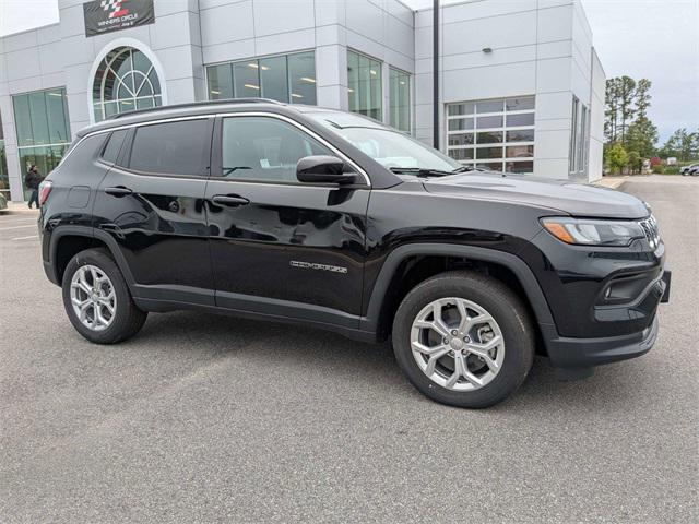 2024 Jeep Compass COMPASS LATITUDE 4X4