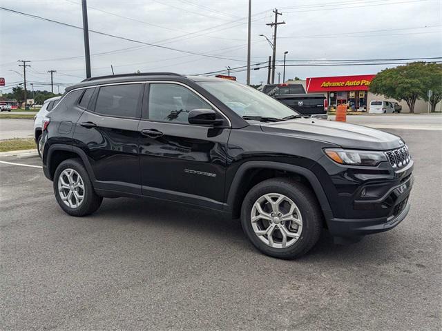 2024 Jeep Compass COMPASS LATITUDE 4X4