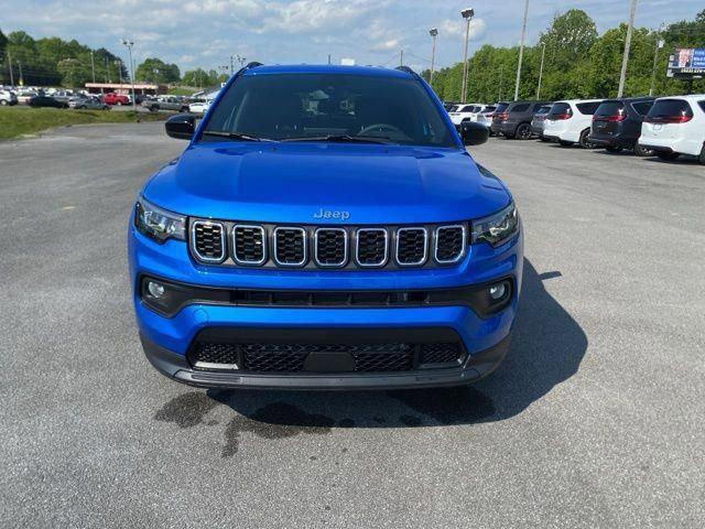 2024 Jeep Compass COMPASS LATITUDE 4X4