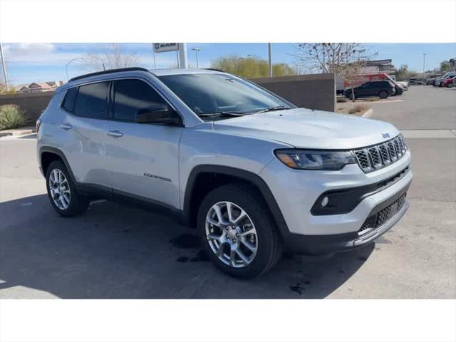 2024 Jeep Compass COMPASS LATITUDE LUX 4X4