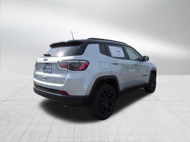 2024 Jeep Compass COMPASS LATITUDE 4X4