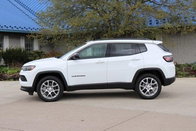 2024 Jeep Compass COMPASS LATITUDE LUX 4X4