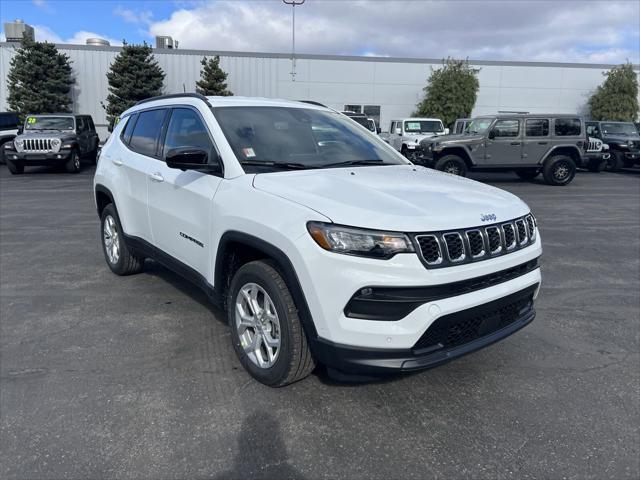 2024 Jeep Compass COMPASS LATITUDE 4X4