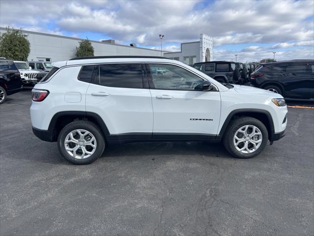 2024 Jeep Compass COMPASS LATITUDE 4X4