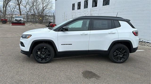 2024 Jeep Compass COMPASS LATITUDE 4X4